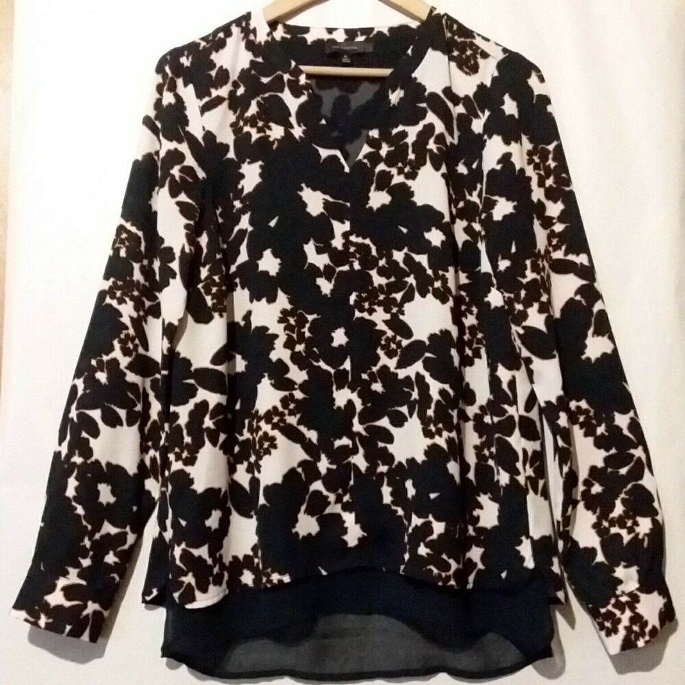 The Limited Womens Top Size Medium Flowy Navy Blue & White Floral Long Sleeve